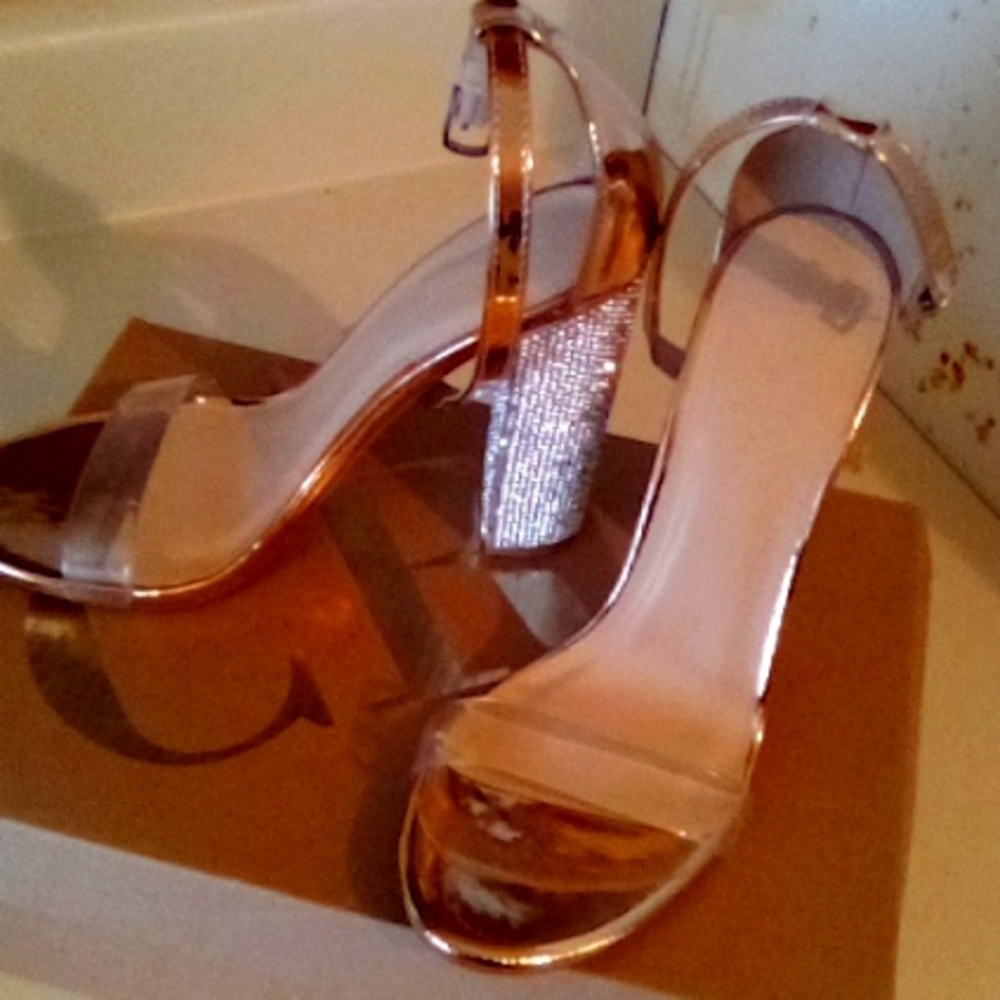 Wedge high heels with diamonds